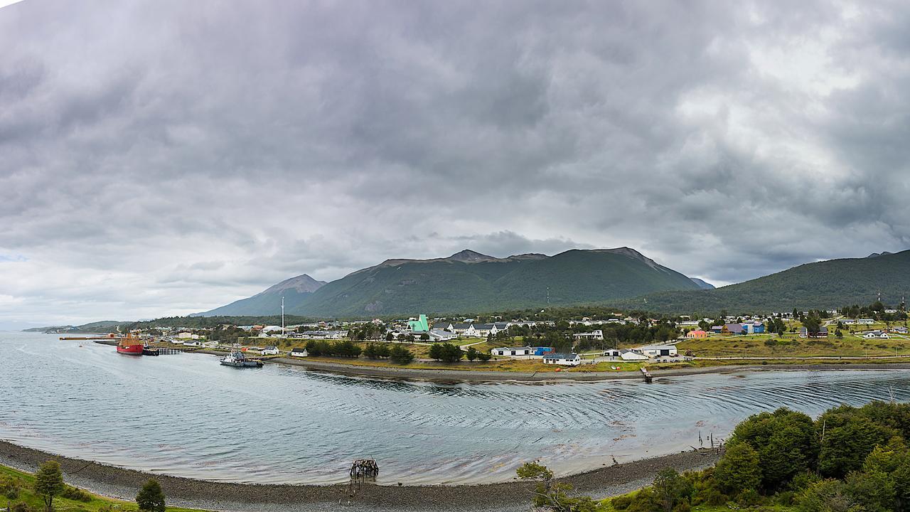 Hotel Fiofio Spa Puerto Williams Exterior photo